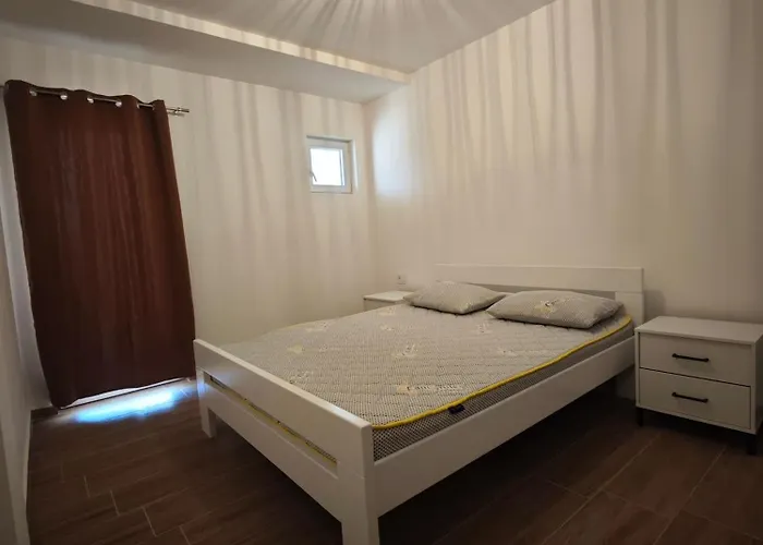 Luna Apartments